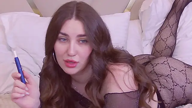 KiraBarlows online show from 22, 2, 2025