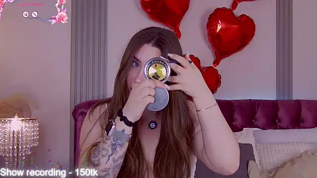 KiraBarlows online show from 8, 4, 2026