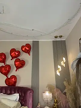 KiraBarlows online show from 3, 3, 2026