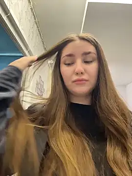 KiraBarlows online show from 11, 4, 2026