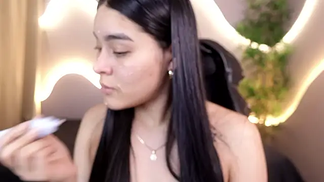 Snapshot of camilapersy chatting on 4, 2, 2026 camilapersy online show from 4, 2, 2026