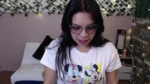 cute bunny95 online show from 11, 3, 2025