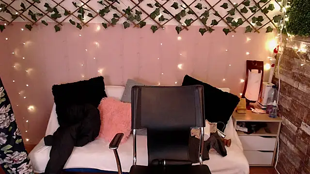 cute bunny95 online show from 14, 3, 2025