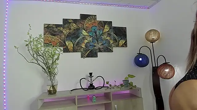 Andreaykriss online show from 5, 3, 2025