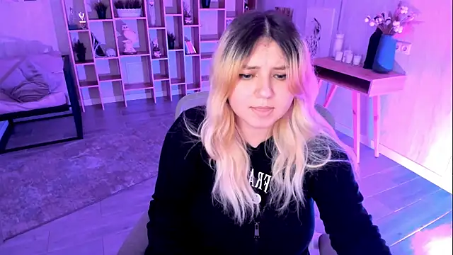 DiaAngell online show from 9, 11, 2025