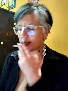 Snapshot of ilonna2025 chatting on 24, 5, 2026 ilonna2025 online show from 24, 5, 2026