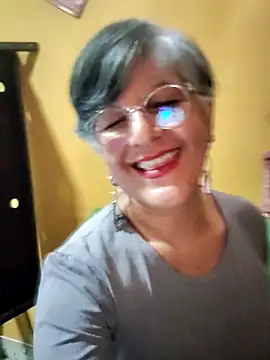 Snapshot of ilonna2025 chatting on 6, 6, 2026 ilonna2025 online show from 6, 6, 2026