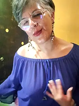 Snapshot of ilonna2025 chatting on 8, 5, 2026 ilonna2025 online show from 8, 5, 2026