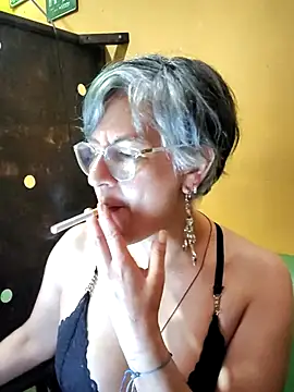 Snapshot of ilonna2025 chatting on 9, 6, 2026 ilonna2025 online show from 9, 6, 2026