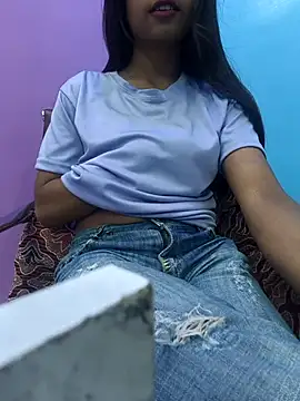 Leoni G online show from 6, 3, 2025