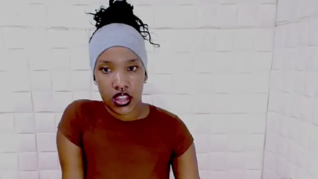 EroticSexyPrada online show from 19, 4, 2026