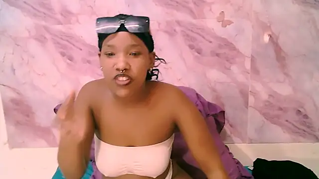 EroticSexyPrada online show from 8, 4, 2026