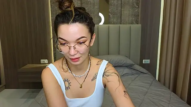 SusannJohnson online show from 28, 11, 2025