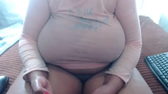 Snapshot of BUBBLYBUNNYxx chatting on 6, 5, 2026 BUBBLYBUNNYxx online show from 6, 5, 2026