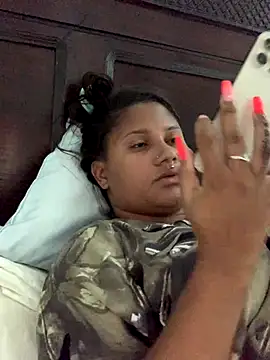 Snapshot of madell chatting on 11, 10, 2025 madell online show from 11, 10, 2025