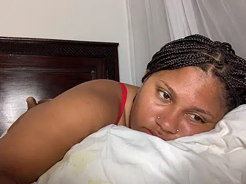 Snapshot of madell chatting on 20, 11, 2025 madell online show from 20, 11, 2025