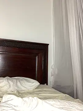 Snapshot of madell chatting on 20, 10, 2025 madell online show from 20, 10, 2025