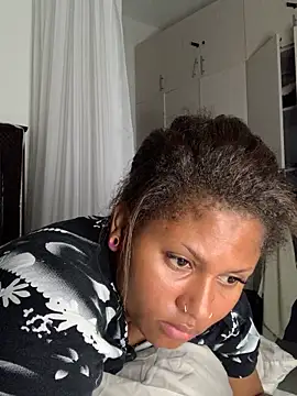 Snapshot of madell chatting on 24, 4, 2026 madell online show from 24, 4, 2026