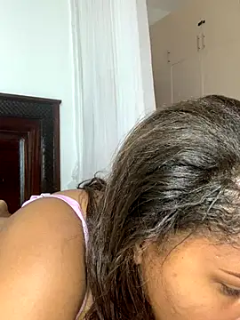 Snapshot of madell chatting on 31, 10, 2025 madell online show from 31, 10, 2025