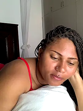 Snapshot of madell chatting on 23, 11, 2025 madell online show from 23, 11, 2025