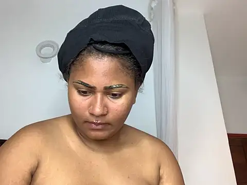 Snapshot of madell chatting on 26, 10, 2025 madell online show from 26, 10, 2025