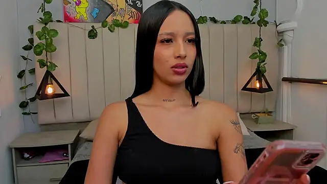 Paulina Lopezz online show from 11, 11, 2025