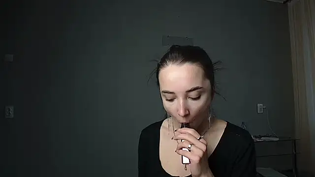 Eva Gloryy online show from 20, 3, 2025