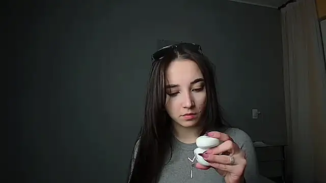 Eva Gloryy online show from 14, 3, 2025