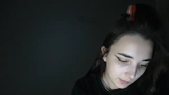 Snapshot of Eva_Gloryy chatting on 5, 11, 2025 Eva Gloryy online show from 5, 11, 2025