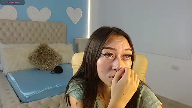 Rossie Belucci online show from 8, 2, 2025