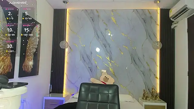 Snapshot of raven_li chatting on 25, 9, 2025 raven li online show from 25, 9, 2025