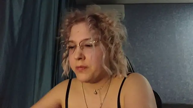 HotBrandyX online show from 9, 4, 2026