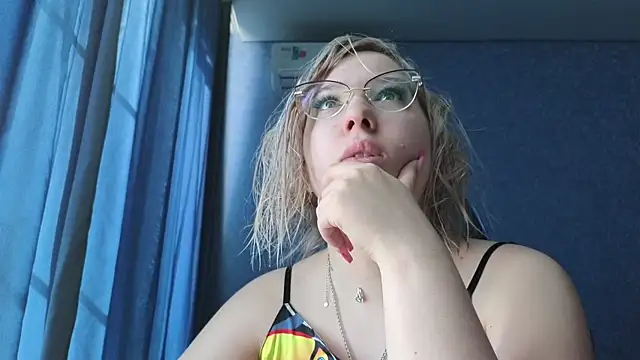 HotBrandyX online show from 24, 4, 2026