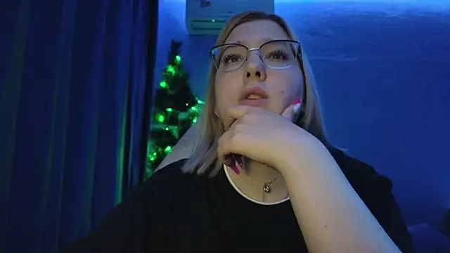 HotBrandyX online show from 15, 12, 2025