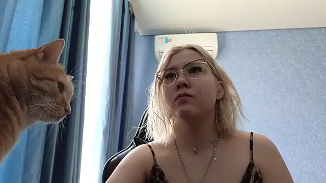 HotBrandyX online show from 27, 4, 2026