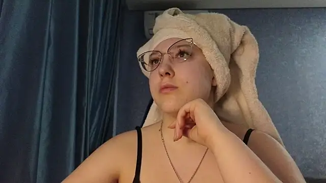 HotBrandyX online show from 5, 4, 2026