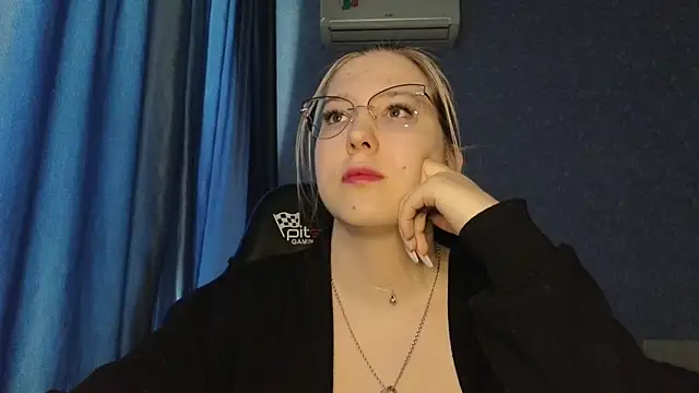 Snapshot of HotBrandyX chatting on 22, 5, 2026 HotBrandyX online show from 22, 5, 2026