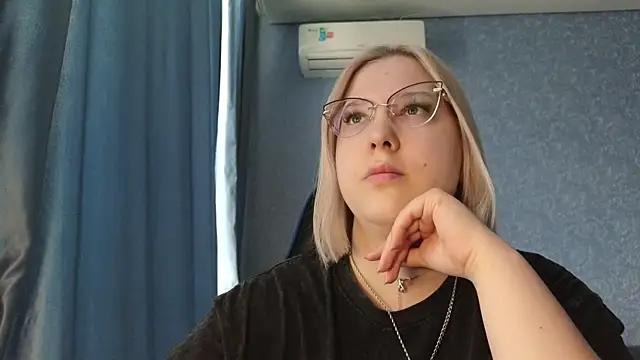 HotBrandyX online show from 27, 3, 2026