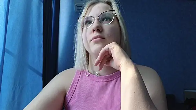 HotBrandyX online show from 4, 4, 2026