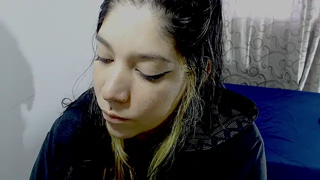 Snapshot of sharonnleon chatting on 7, 10, 2025 sharonnleon online show from 7, 10, 2025