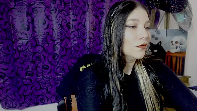 Snapshot of sharonnleon chatting on 11, 10, 2025 sharonnleon online show from 11, 10, 2025