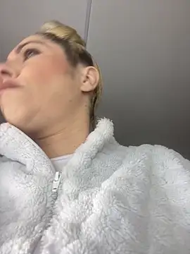 viktoria davis  online show from 14, 2, 2026