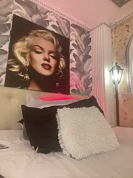 viktoria davis  online show from 30, 6, 2026