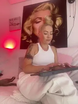 viktoria davis  online show from 28, 5, 2026