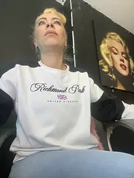 viktoria davis  online show from 1, 10, 2025
