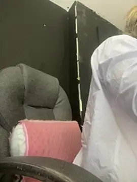 viktoria davis  online show from 27, 2, 2026