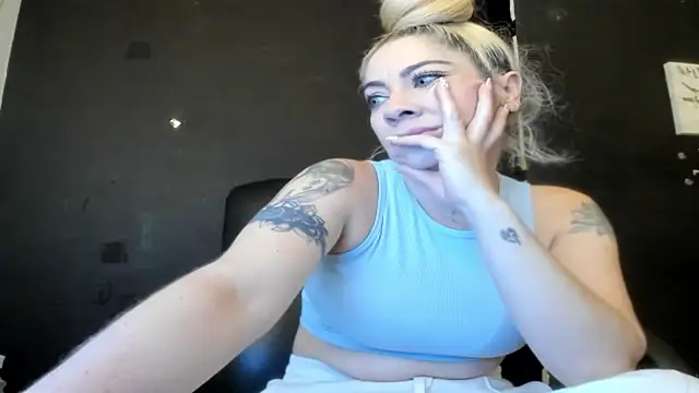 viktoria davis  online show from 8, 7, 2026