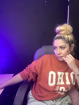 viktoria davis  online show from 21, 11, 2025