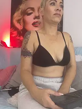 viktoria davis  online show from 8, 6, 2026