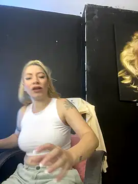 viktoria davis  online show from 8, 11, 2025